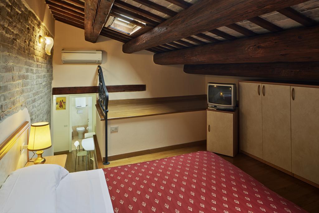 Residence Cavour 63 Ravenna Room photo