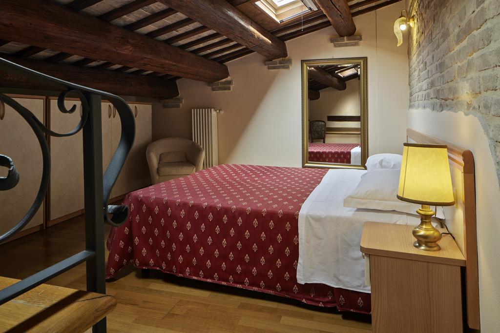 Residence Cavour 63 Ravenna Room photo